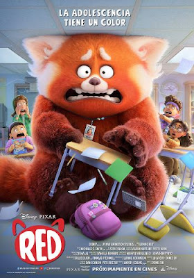 Poster de la película Red con un panda rojo en un pupitre y un montón de niños asustados a su alrededor