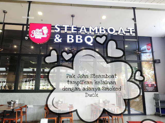 Pak John Steamboat tampilkan kelainan dengan adanya Smoked Duck