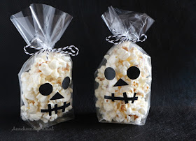 Halloween traktatie, popcorn traktatie, spook van popcorn, popcorn spook, halloween trakteren, halloween, traktatie