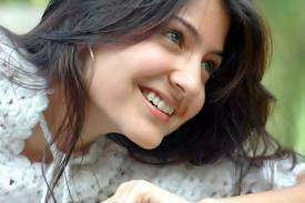 Anushka Sharma Hairstyle