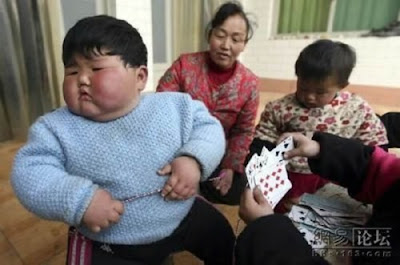 Unbeliveable Chinese Girl Weighs 41.3 Kgs Pictures