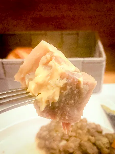 浅草『フランス食堂 サバ』塩豚とレンズ豆の煮込みのアップ