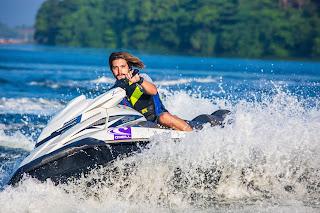 Faire du jet ski, de la planche à voile et du rafting au Québec