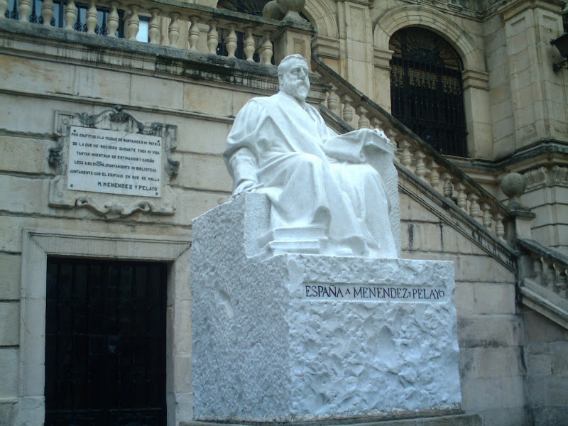 Escultura de D. Marcelino Menéndez Pelayo en Santander