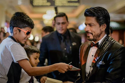 SRK and Deepika promote Chennai Express at IIFA 2013