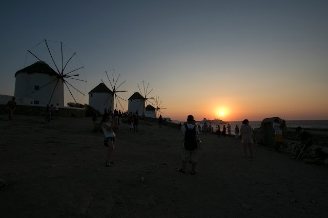 Tramonto ai mulini a vento di Mykonos town