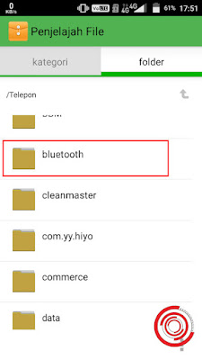 1. Langkah pertama silakan kalian cari folder yang ingin dilihat ukurannya, kemudian tahan lama folder tersebut