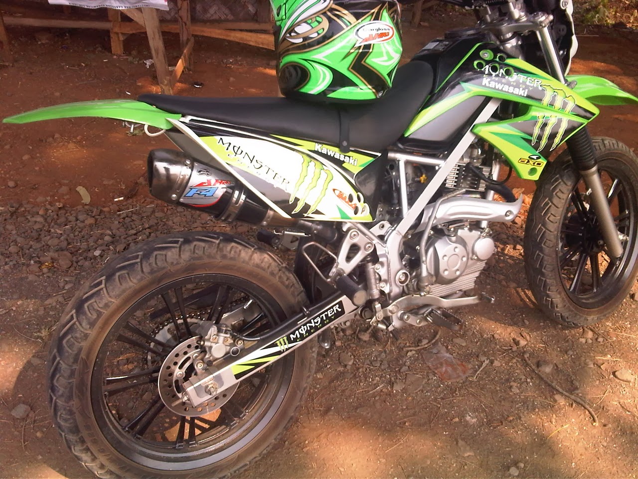 Foto Modifikasi Motor  Kawasaki KLX  150S D Tracker dan KLX  