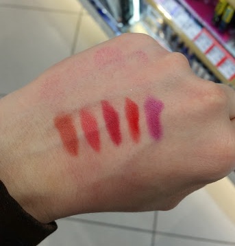 L' Oréal - Indefectible Matt Puderlippenstift, Swatches