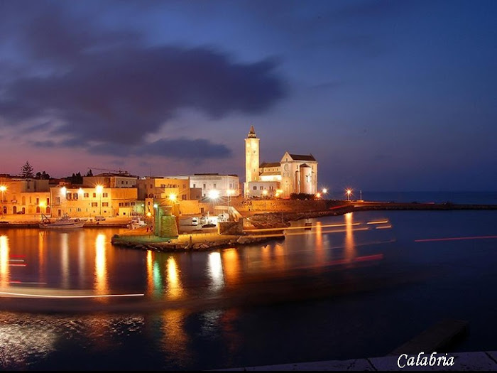 Italy at Night - Awesome Photos...