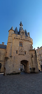 Puerta de Cailhau, uno de los pasos de la antigua muralla de Burdeos y símbolo actual de la ciudad