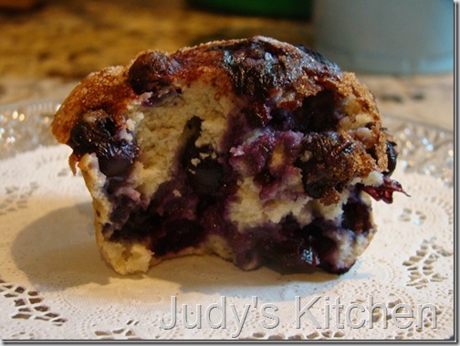 KA classic blueberry muffins_thumb[1]