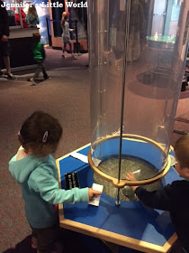 Child learning experiments at the Orlando Science Center