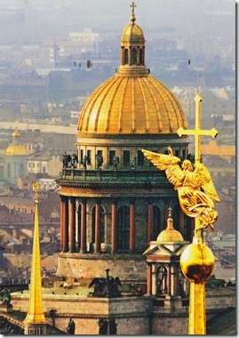 angel-on-the-spire-of-the-ss-peter-and-paul-cathedral