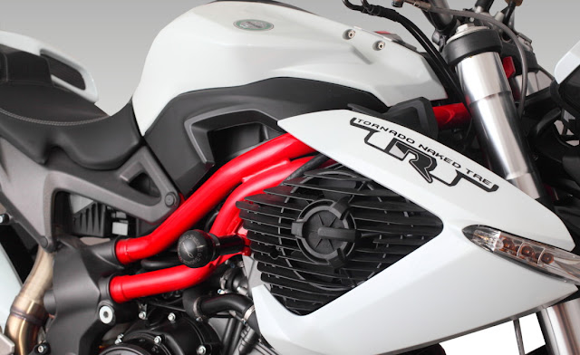 Benelli TNT 1130R Photos Gallery