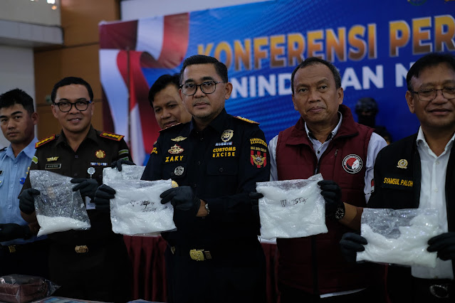 Bea Cukai Batam Gagalkan Penyelundupan 2 Kg Sabu yang Diamankan dari 2 Orang Penumpang