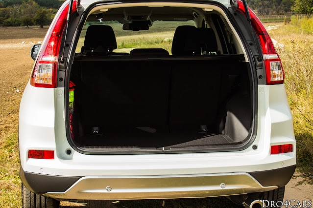 The 2015 Honda CR-V trunk.