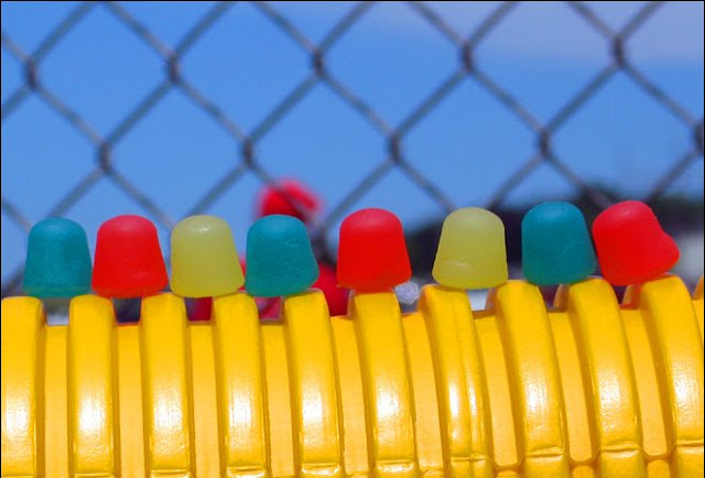 De Fence Dots