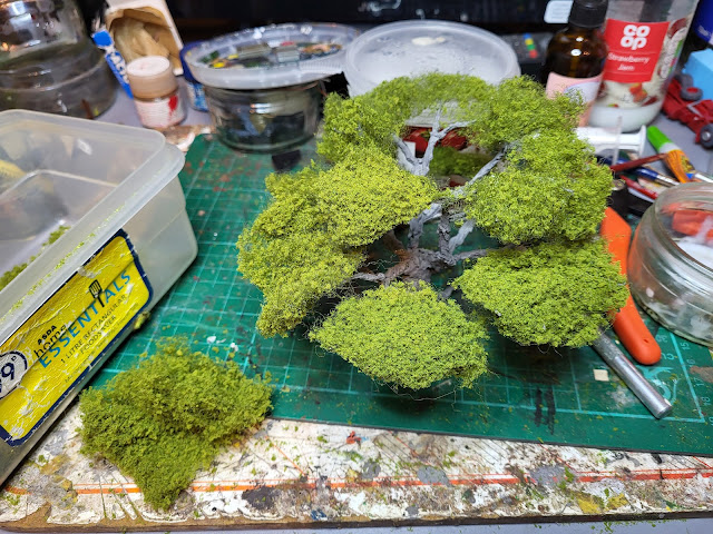 009 gauge layout,tree making