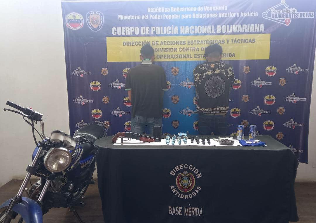 PNB capturó a dos jóvenes con droga en El Vigía