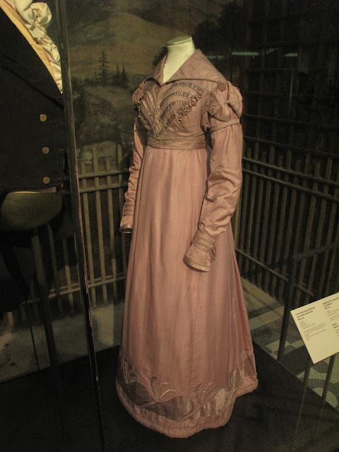 A walking dress, circa 1820.