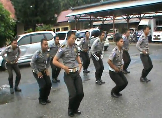 Kumpulan Foto  Lucu  Polisi Indonesia 