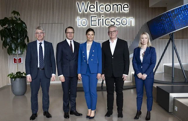 Crown Princess Victoria wore a cobalt blue blazer suit with silver buttons by Zara. Ericsson's CEO Börje Ekholm