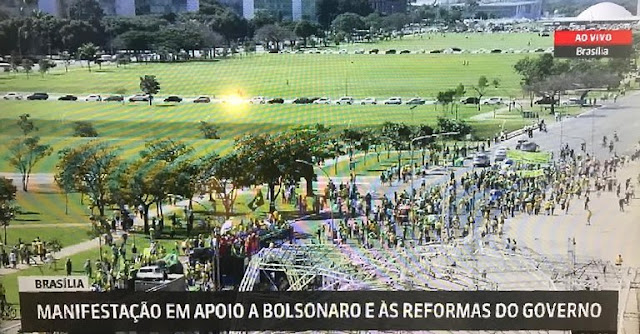 Na única entrada da globo sem edições de imagem mostrou uma manifestação fraca e sem apoio popular