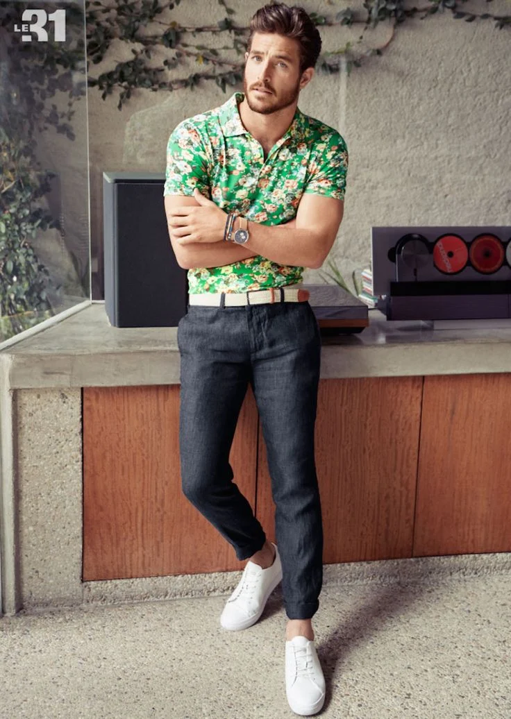 Look Masculino com Camisa Estampada Verão 2018