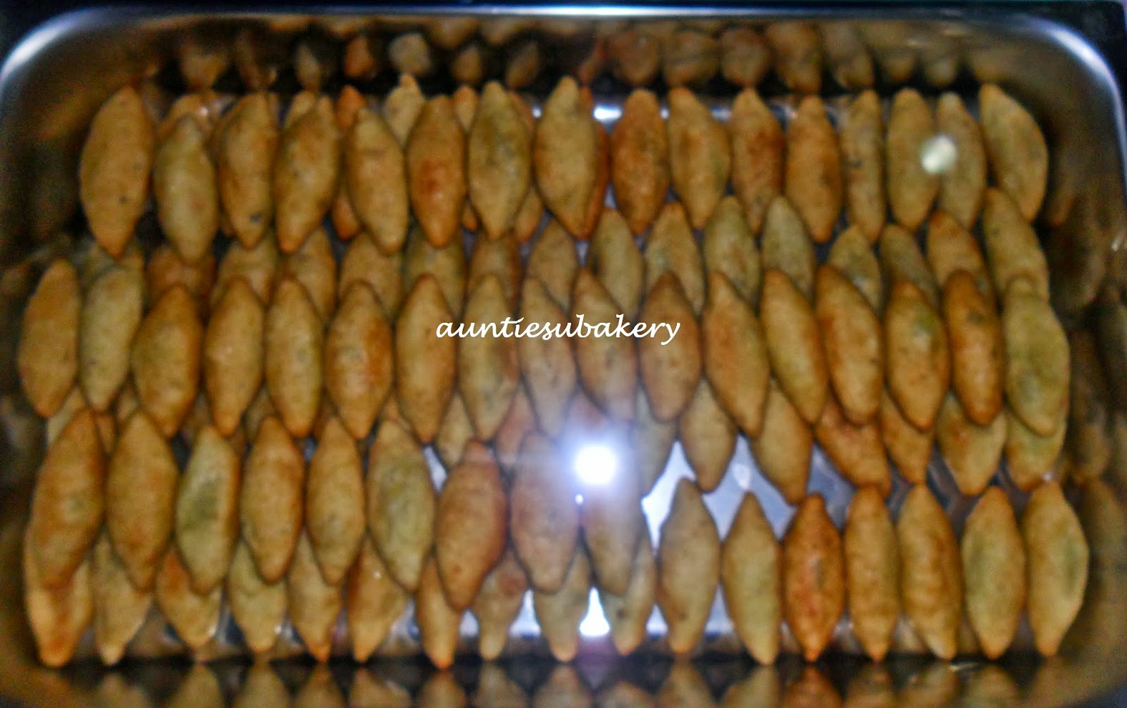 AUNTIESU BAKERY: Senarai kuih-muih dan harga