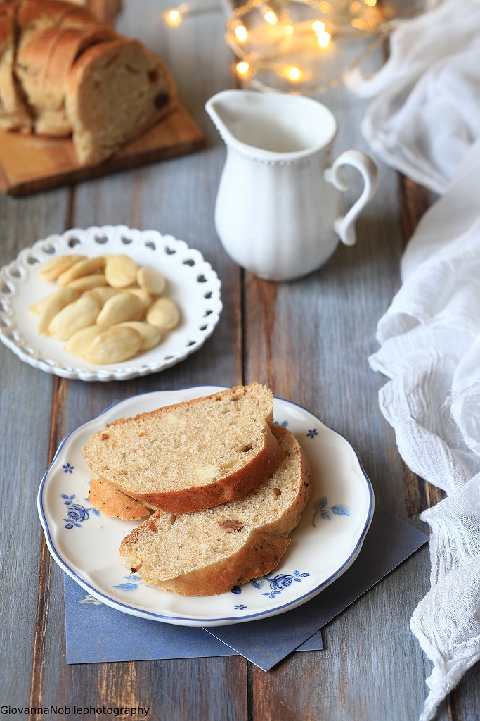 Pane Di Farro Con Uvetta E Mandorle La Cuoca Eclettica