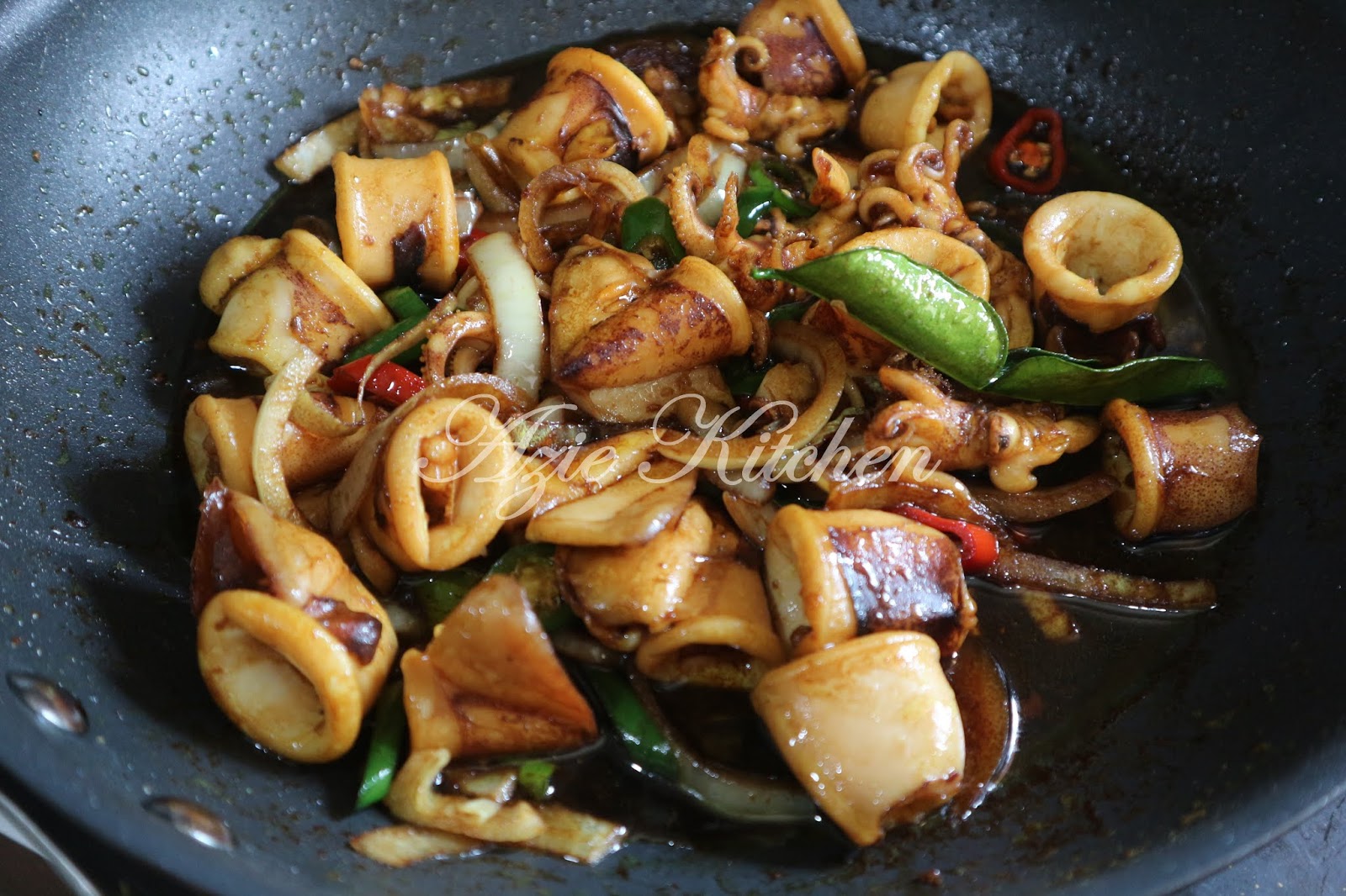 Sotong Masak Kicap Mudah - Azie Kitchen