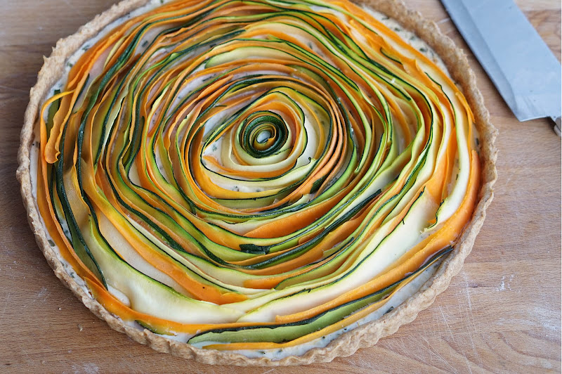 Zucchini-Karotten Tarte mit griechischem Joghurt