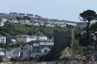 Fowey, Cornwall - Best quaint English seaside town - castle