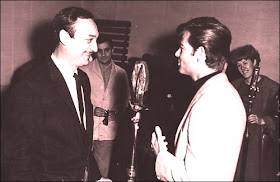 Dean Read con Antonio Carrizo en el fondo los TNT en 1965
