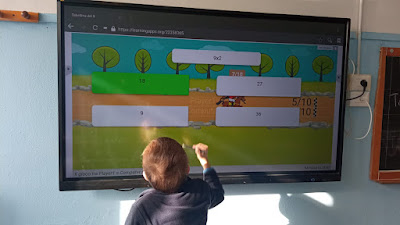 I bambini della 3 B  protagonisti di giochi digitali di matematica.