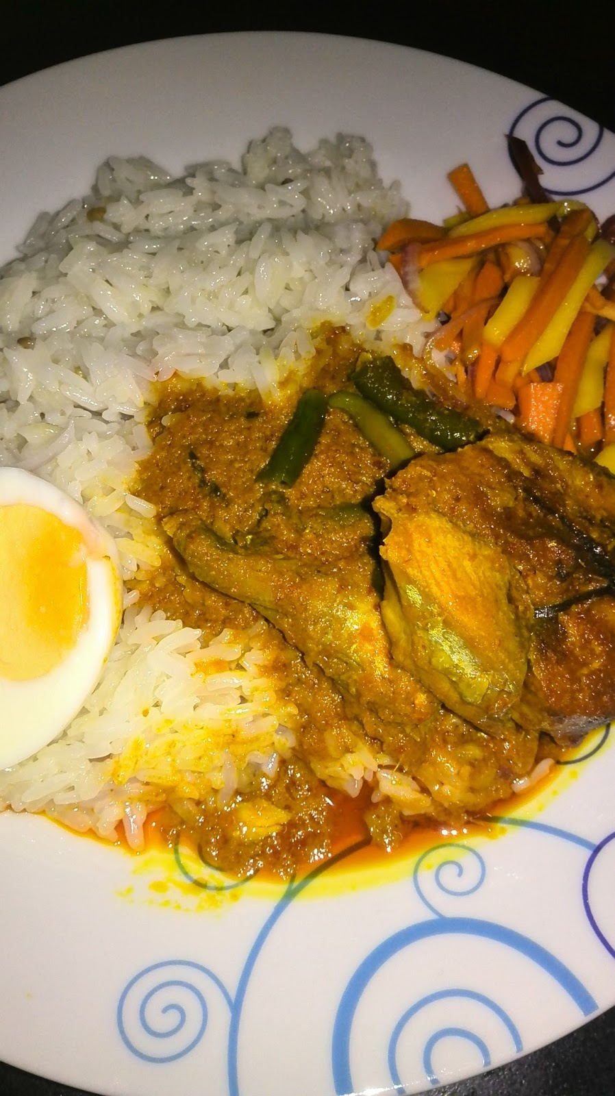 Namakucella: GULAI IKAN TONGKOL NASI DAGANG