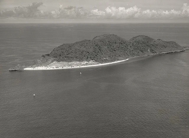 A photograph of Fortune Island off the town of Nasugbu taken in 1935.  Image source:  United States National Archives.