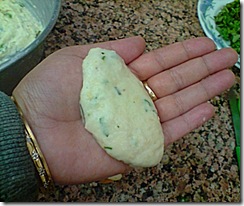 making dahi bhallas