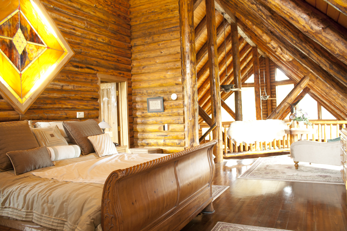 Log home  on Northfork Stately Loft  Master Bedroom  