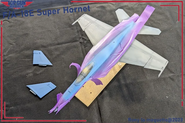 Réalisation de la décoration du F/A 18 Topgun