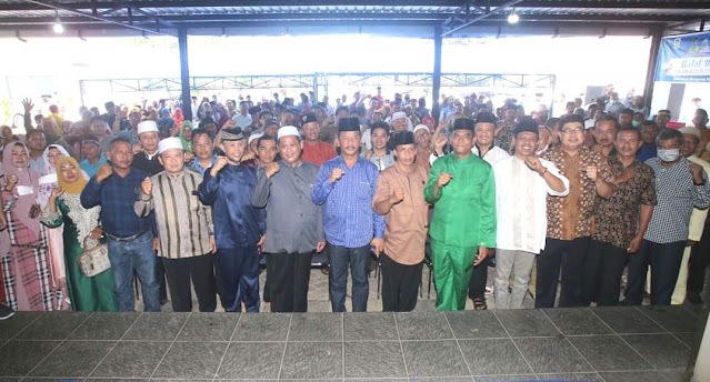 Rudi Disambut Antusias RT/RW dan Tokoh Masyarakat Saat Menghadiri Halal Bil Halal di Kecamatan Sei Beduk Rudi Disambut Antusias RT/RW dan Tokoh Masyarakat Saat Menghadiri Halal Bil Halal di Kecamatan Sei Beduk