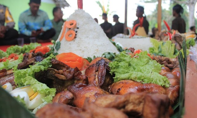 Filosofi Nasi Tumpeng Masyarakat Jawa