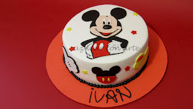 tarta de fondant mickey mouse sin gluten de azucar con arte en ubrique cadiz