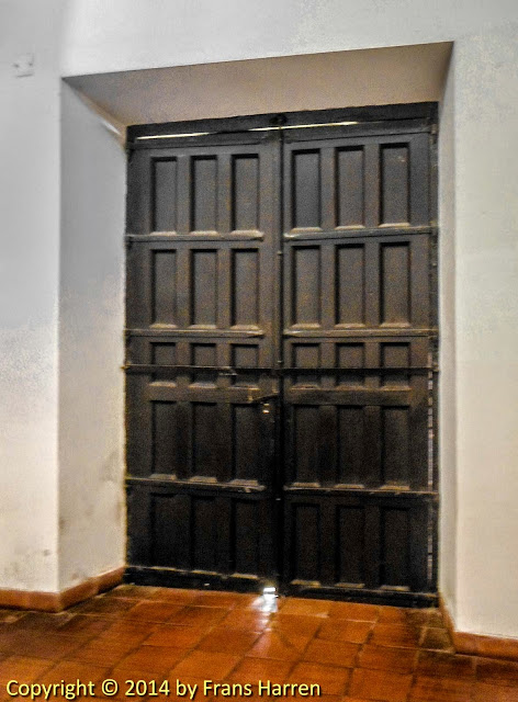 Side door of the Basílica del Santísimo Sacramento, Colonia del Sacramento, Uruguay
