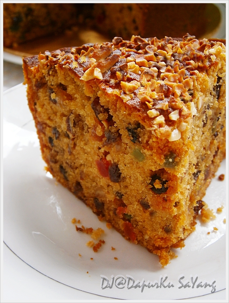 DapurKu SaYang: Eggless Fruit Cake / Kek Buah Tanpa Telur 