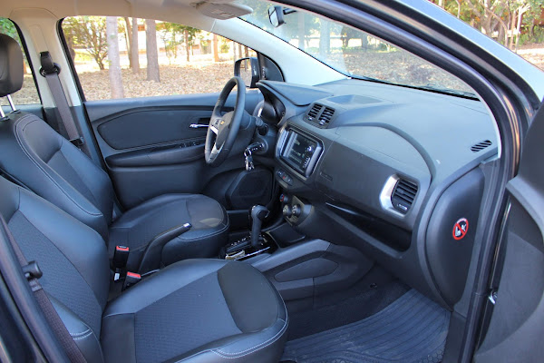 Chevrolet Spin LTZ 2023 - interior