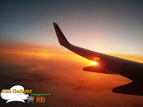 מטוס ריינאייר בשקיעה Ryanair airplane on sunset