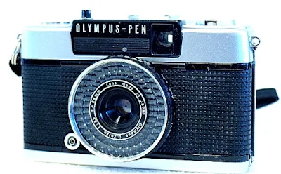 Olympus Pen EE-3 Front Right