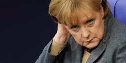   Με τις κραυγές «Η Μέρκελ πρέπει να φύγει» και «προδότες του λαού» υποδέχτηκαν την γερμανίδα καγκελάριο και τον πρόεδρο της Δημοκρατίας οπα...